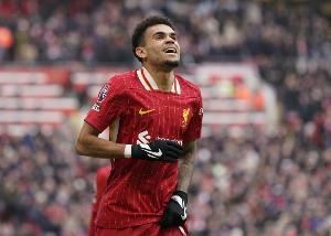 斯洛特：迪亚斯缺战米兰因未来尚无定论，努涅斯则是有轻微受伤