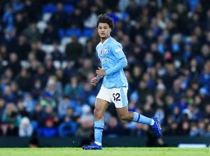 鲍勃：谢尔基、努里和赖因德斯都是世界级，与他们一起踢球很愉快