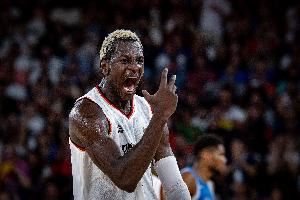 里突外投！邦加首节6分钟3中2拿到5分2板 三分2中1