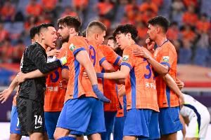 望岳：泰山仅22名队员参加赛前训练，泽卡和克雷桑很难出战申花