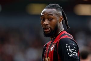 塞梅尼奥：我很高兴留在伯恩茅斯；赛季目标是进球和助攻上双