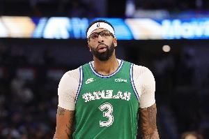 美记：如果独行侠决定在截止日前交易浓眉 公牛是个非常合理选项